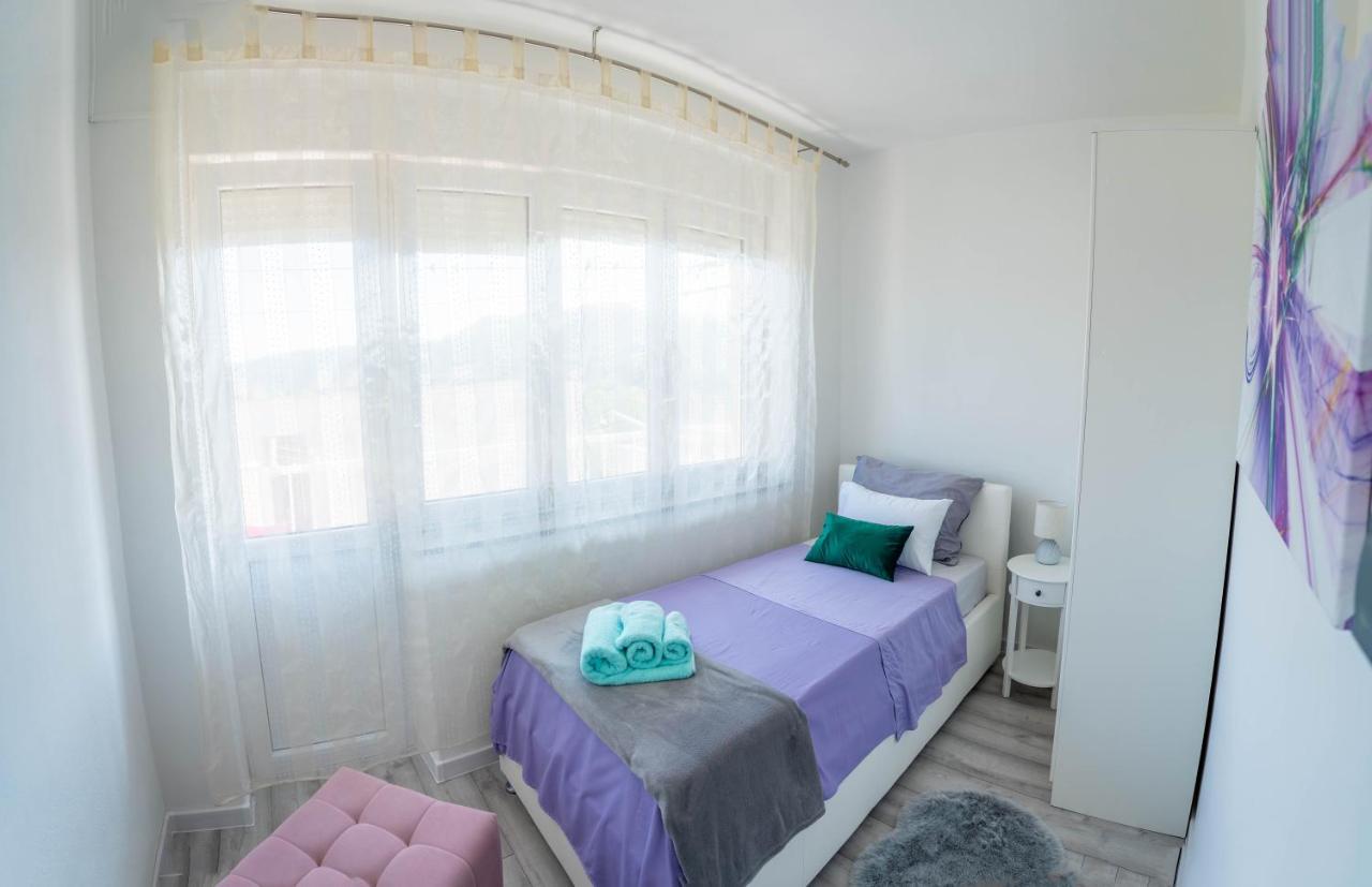 Apartman M Daire Knin Dış mekan fotoğraf