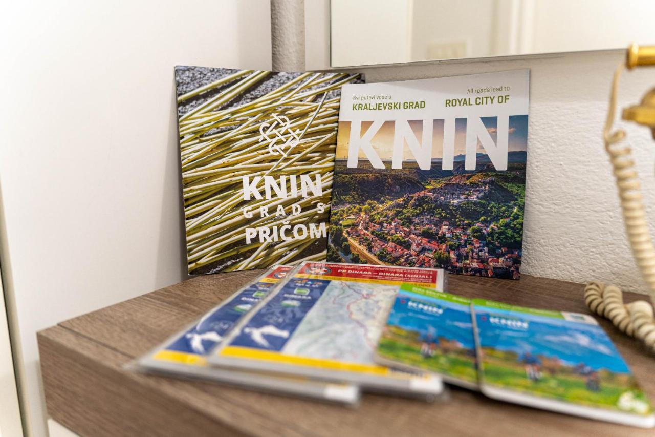 Apartman M Daire Knin Dış mekan fotoğraf